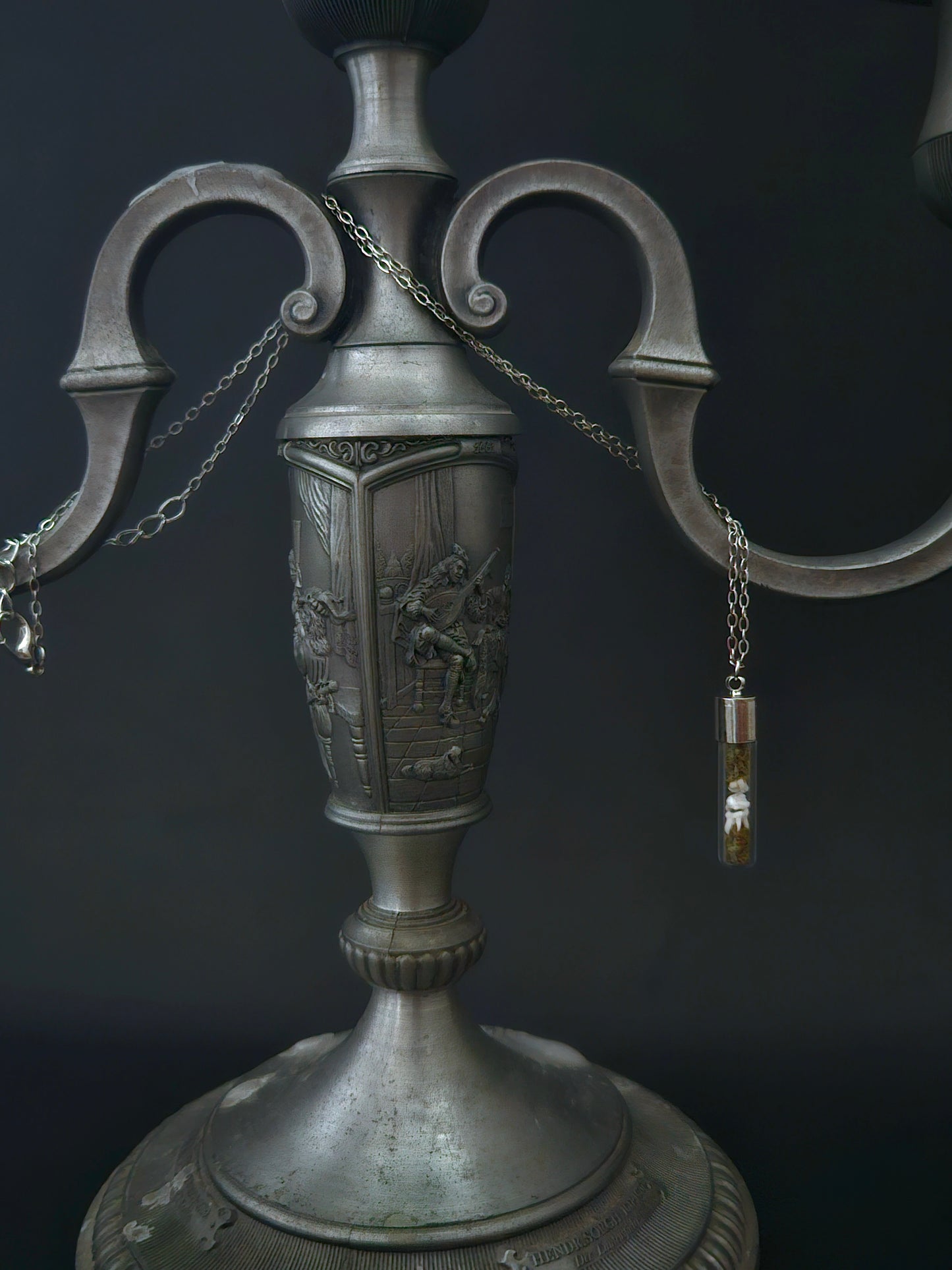 Rat teeth oddity vial