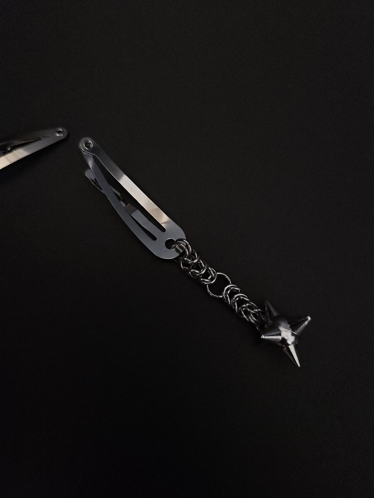 Flail hairclips