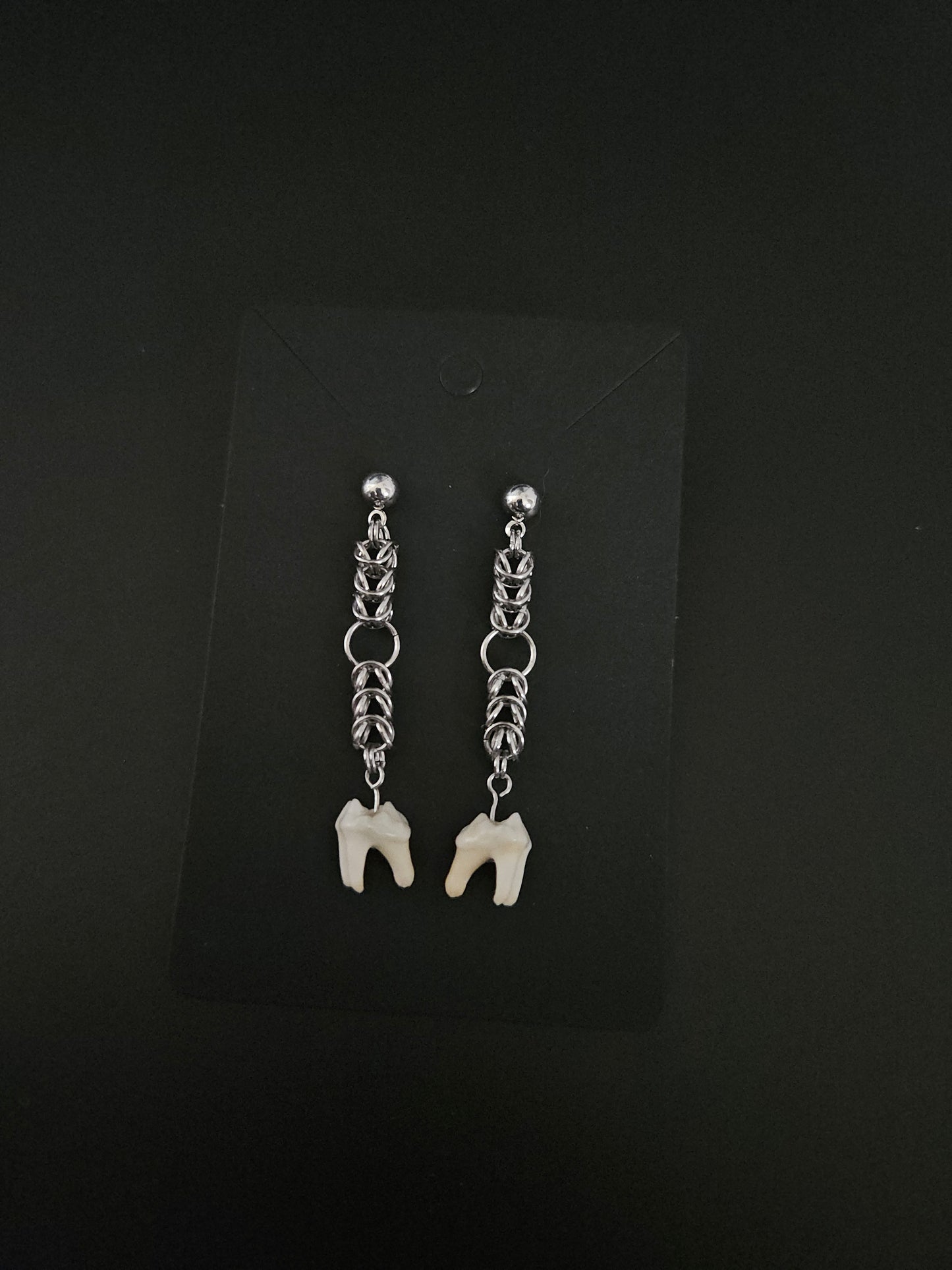 Andúril - racoon teeth
